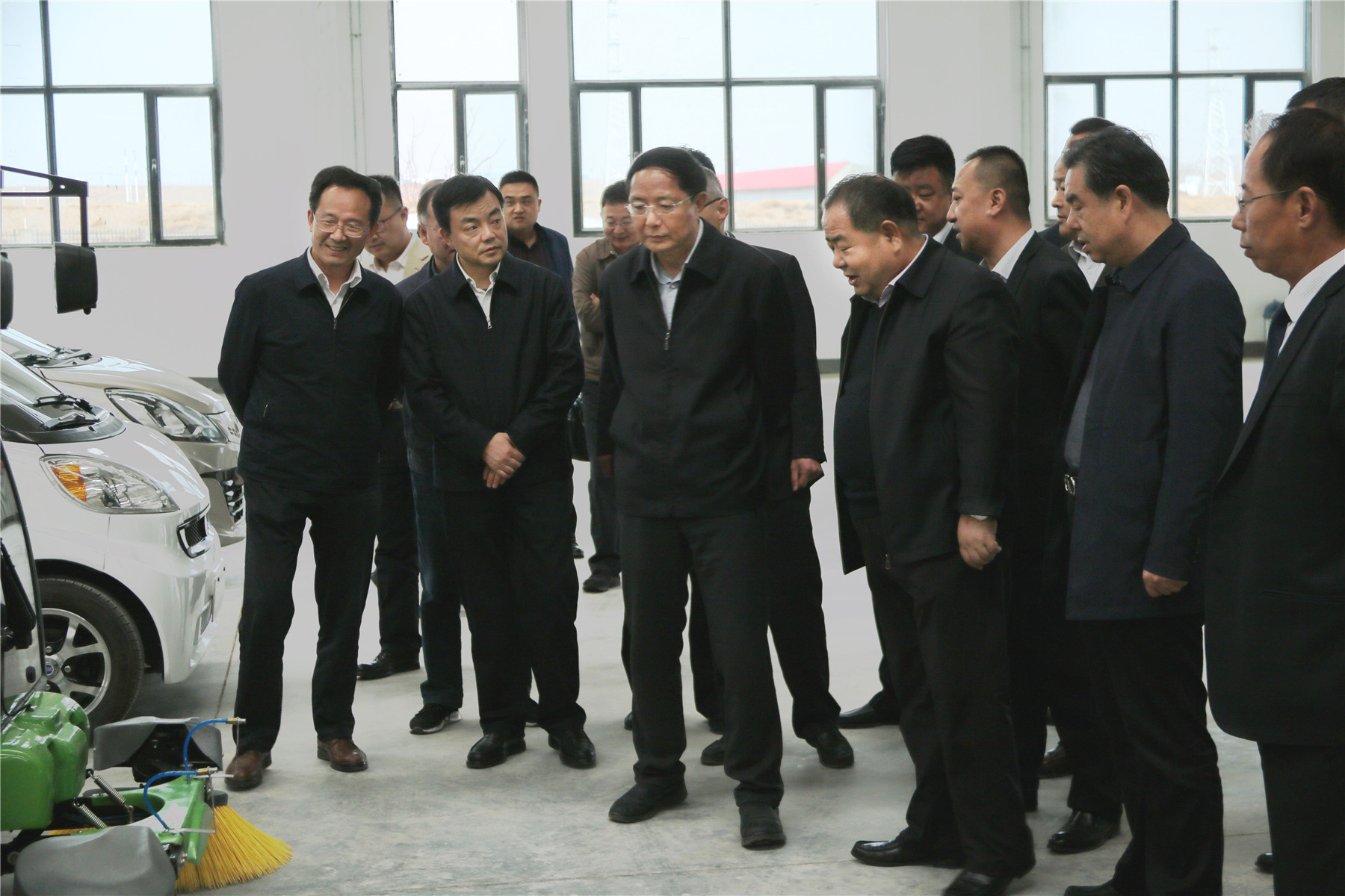 甘肃省政协主席、党组书记欧阳坚一行莅临兰州新区“拉斯维加斯游戏3499伊士顿电梯”厂、 “拉斯维加斯游戏3499新能源汽车”厂参观考察！